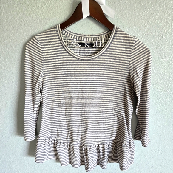 Ambercrobie and Fitch Knit top - Picture 1 of 5